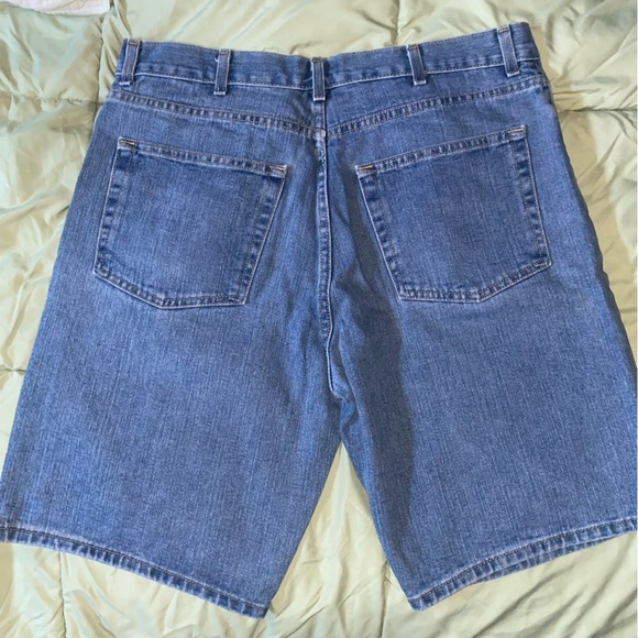 St John’s Bay Men’s Denim shorts.  SZ 36 - Picture 4 of 4